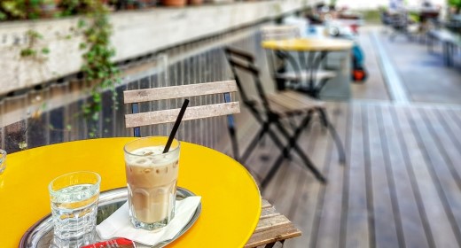 sphères: Bar, Buch & Bühne
