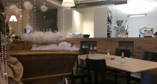 Blühendes Alpenrösli